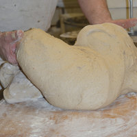 Verarbeitung der Teiglinge bei Grafe Beck - Bäckerei Graf